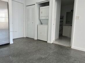 133 NE 2nd Ave, Unit 1205 in Miami, FL - Foto de edificio - Building Photo