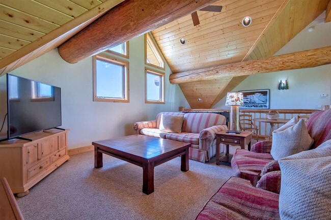 3806 N 1500 E in Driggs, ID - Building Photo - Building Photo