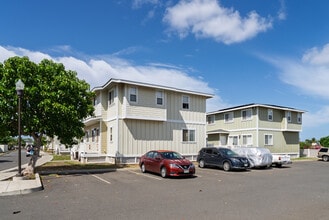 Ma'ili Beach Place in Waianae, HI - Building Photo - Building Photo