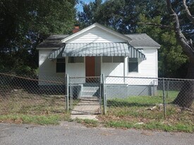 35 Market St in Williamston, SC - Building Photo