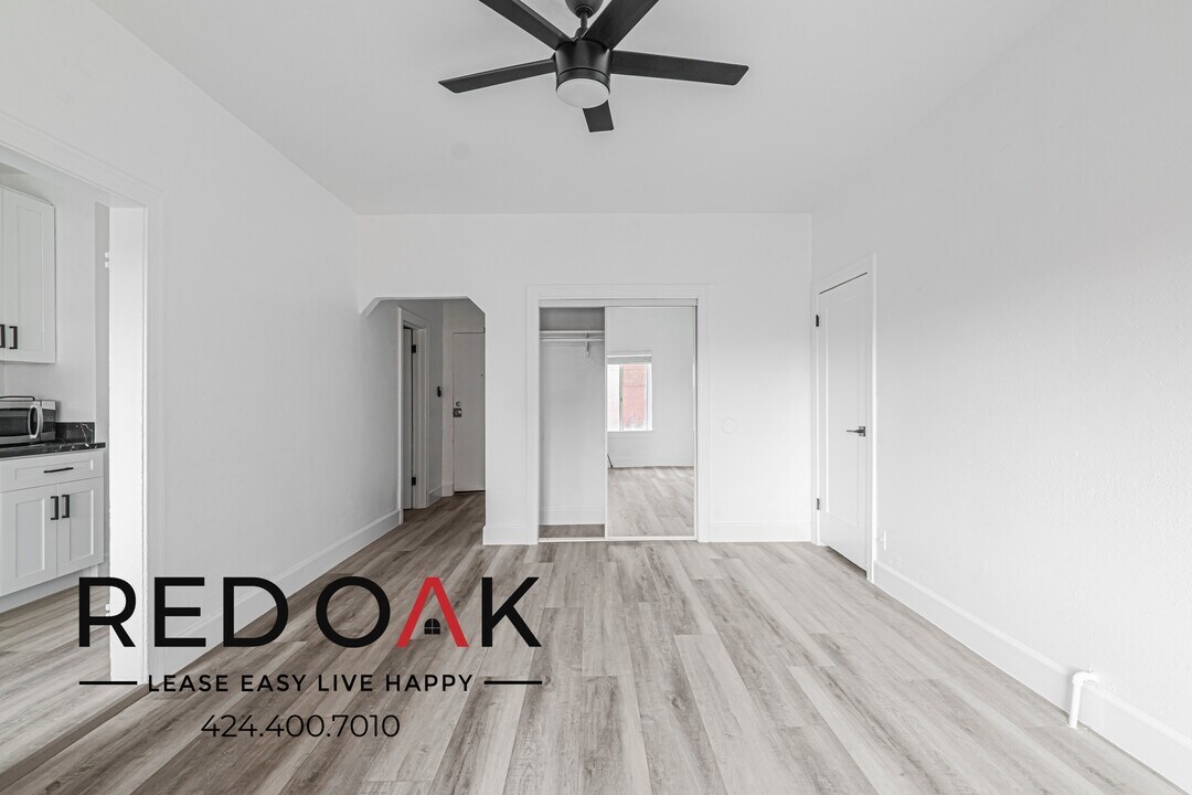 687 Shatto Pl in Los Angeles, CA - Foto de edificio