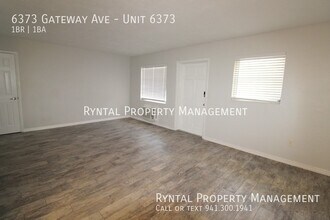 6373 Gateway Ave in Sarasota, FL - Building Photo - Building Photo