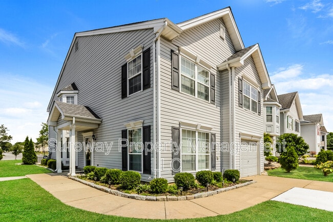 property at 2 Muirfield Ct