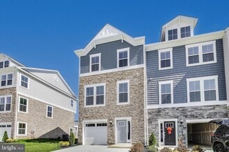 11003 Barnard Pl in Waldorf, MD - Building Photo - Building Photo
