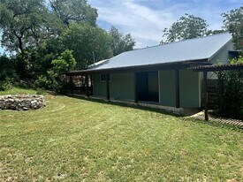 15303 Texas St in Austin, TX - Building Photo