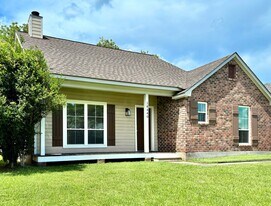 18440 Lakefield Ave in Baton Rouge, LA - Building Photo
