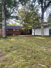 208 Foxboro Ln in Tullahoma, TN - Building Photo - Building Photo