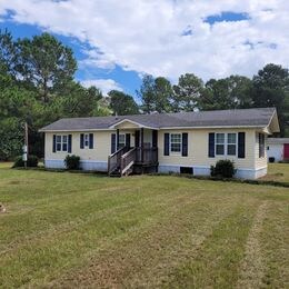 1035 David Austin Rd in Sumter, SC - Building Photo