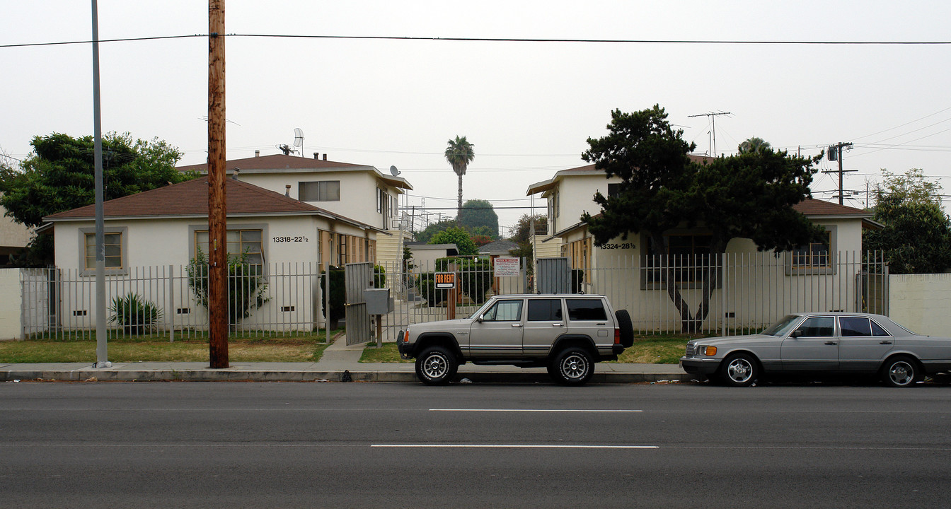 13318-13322 1/2 S Vermont Ave in Gardena, CA - Building Photo