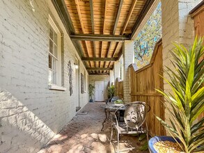 209 W Bolton St in Savannah, GA - Building Photo - Building Photo
