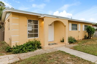 1403 8th St in West Palm Beach, FL - Foto de edificio - Building Photo