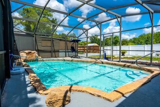 9100 Dubois Blvd in Orlando, FL - Building Photo - Building Photo