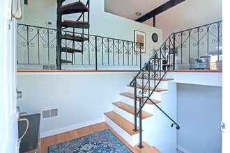 88 Saint Mary St in Needham, MA - Building Photo - Building Photo