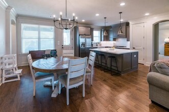 5038 Greenstone Way in Bryan, TX - Foto de edificio - Building Photo