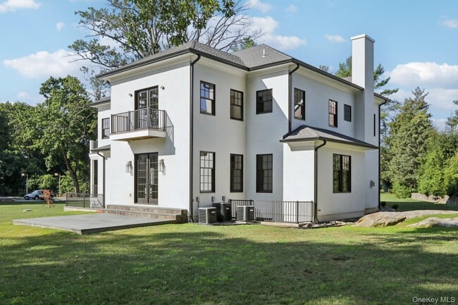 15 High Point Terrace in Scarsdale, NY - Building Photo - Building Photo