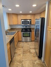 15377 Maturin Dr, Unit 207 in San Diego, CA - Foto de edificio - Building Photo