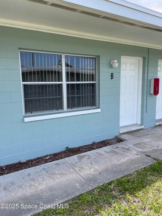 123 Roosevelt Ave in Cocoa Beach, FL - Building Photo