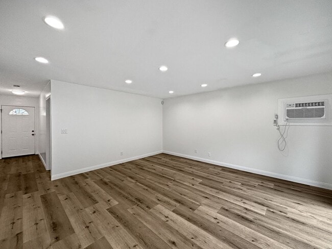 6474 Lipmann St in San Diego, CA - Building Photo - Building Photo