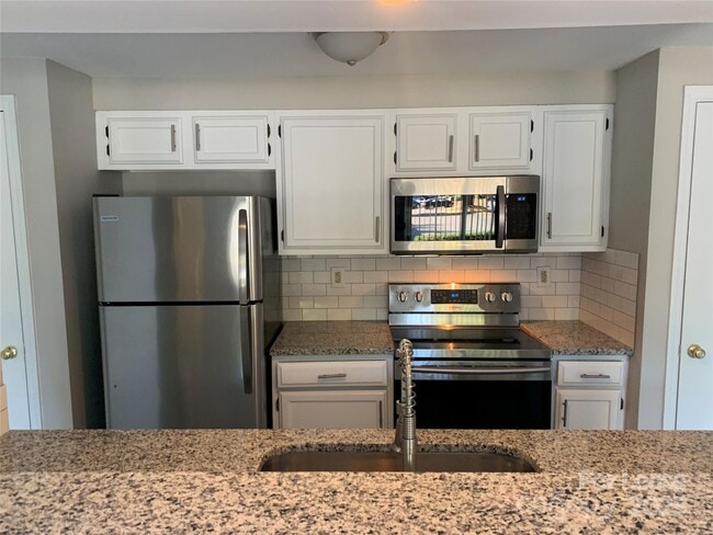 property at 1630 Arlyn Cir