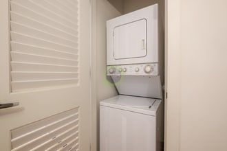 188 N Kedzie Ave in Chicago, IL - Foto de edificio - Building Photo