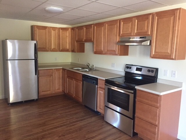 16 Acorn Way in Ellsworth, ME - Foto de edificio - Building Photo