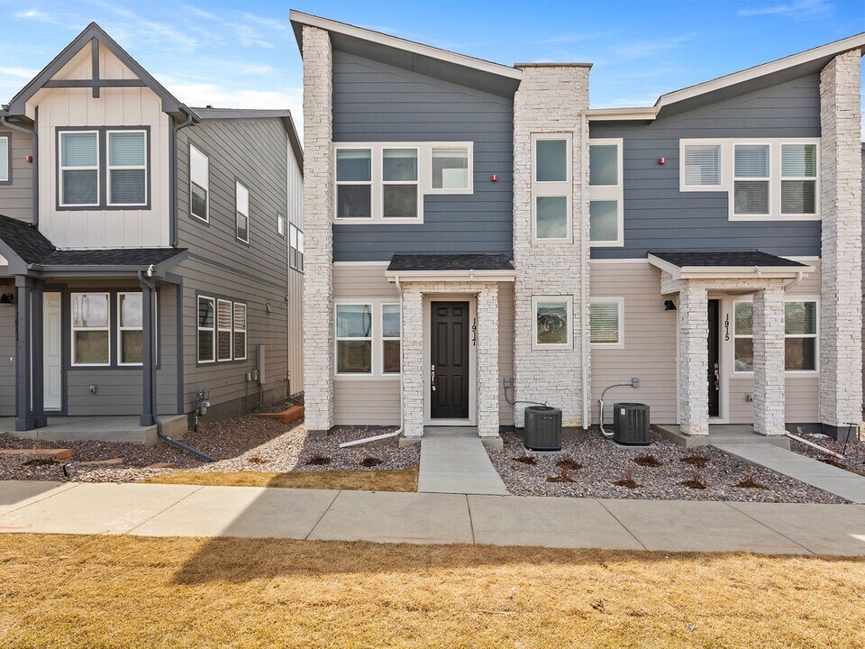 1917 Zephyr Rd in Fort Collins, CO - Building Photo