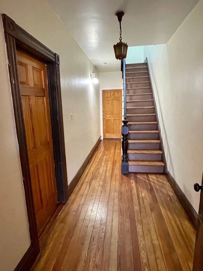 27 Hopkins Ave in Jersey City, NJ - Building Photo - Building Photo