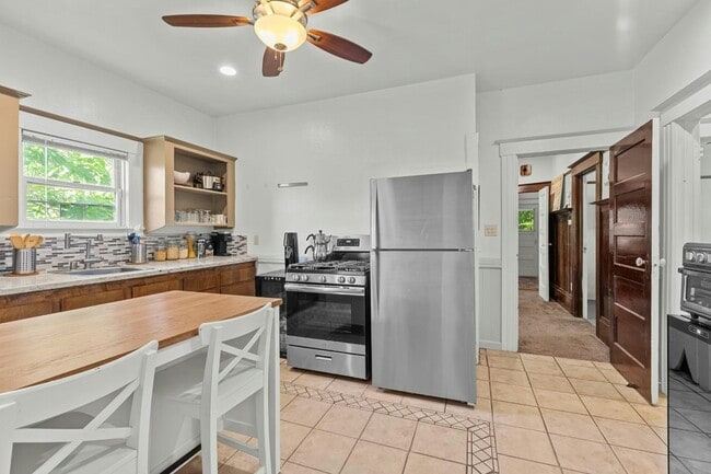 605 T St in Sacramento, CA - Building Photo - Building Photo