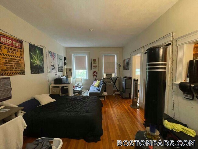 1334 Commonwealth Avenue in Boston, MA - Building Photo - Building Photo