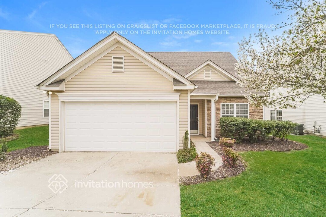 8806 Laurel Run Dr in Charlotte, NC - Building Photo