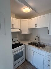 12 Riverside Dr in Welland, ON - Building Photo - Building Photo