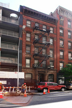 331 W 16th St in New York, NY - Building Photo - Building Photo