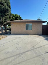 5116 Fostoria St in Cudahy, CA - Foto de edificio - Building Photo