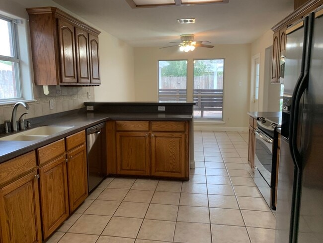 3821 Brockhampton Ct in Corpus Christi, TX - Building Photo - Building Photo