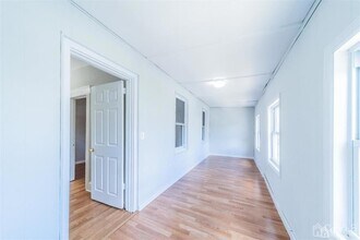 125 Lowell St, Unit 2 in Carteret, NJ - Building Photo - Building Photo