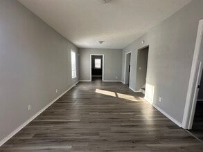 911 S Laurel St in Mishawaka, IN - Building Photo - Building Photo