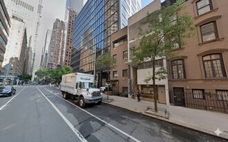 209 E 48th St in New York, NY - Building Photo