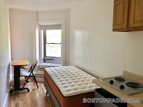1061 Beacon St in Brookline, MA - Building Photo - Building Photo
