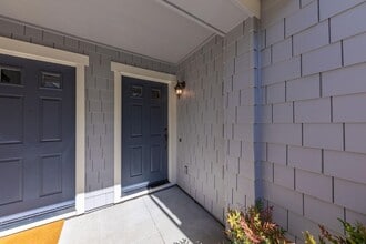 200 Live Oak Way in Belmont, CA - Building Photo - Building Photo