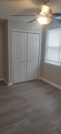 801 Tyson Ave, Unit 2nd Floor photo'