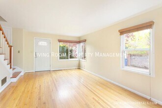 3231 NE Alberta St in Portland, OR - Building Photo - Building Photo