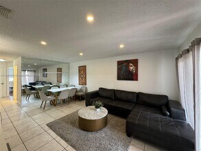 4768 NW 114th Ave in Doral, FL - Building Photo - Building Photo