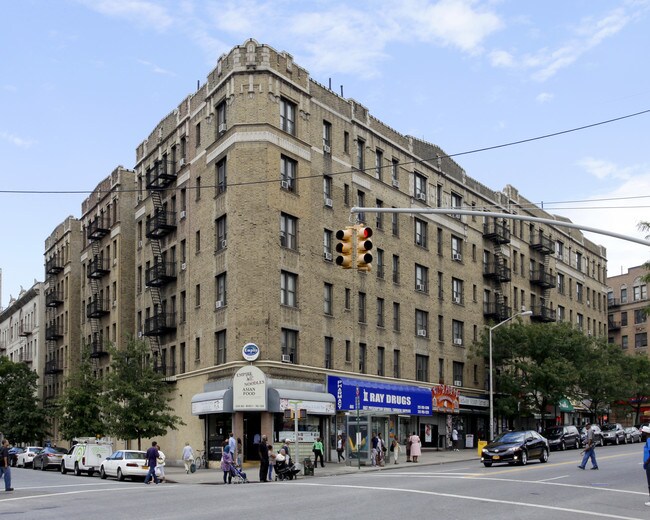 605 W 170th St in New York, NY - Foto de edificio - Building Photo