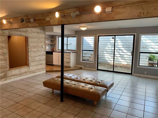 property at 2400 Jarratt Ave