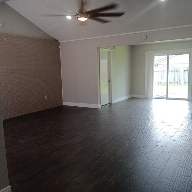 1908 Williamsburg Ct N in League City, TX - Building Photo - Building Photo