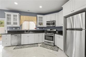 17408 Winter Pine Way in Santa Clarita, CA - Building Photo - Building Photo