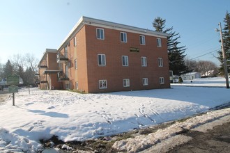 Edgewood Club in Painesville, OH - Building Photo - Building Photo