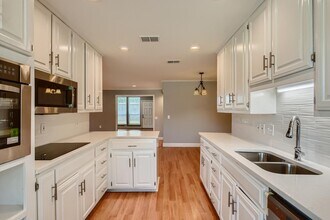 Welcoming single-story Plano home near Lib in Plano, TX - Building Photo - Building Photo