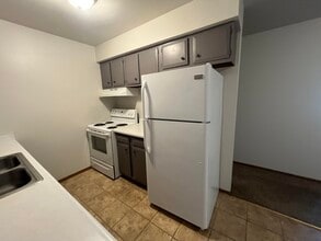 207 Williamsburg Dr in Thiensville, WI - Building Photo - Building Photo