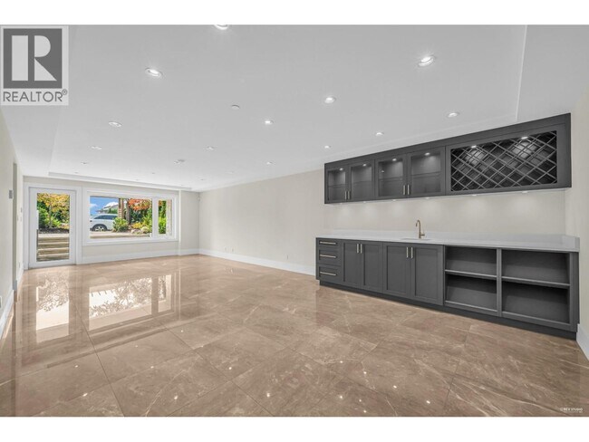 12XX Fulton Ave in West Vancouver, BC - Building Photo - Building Photo